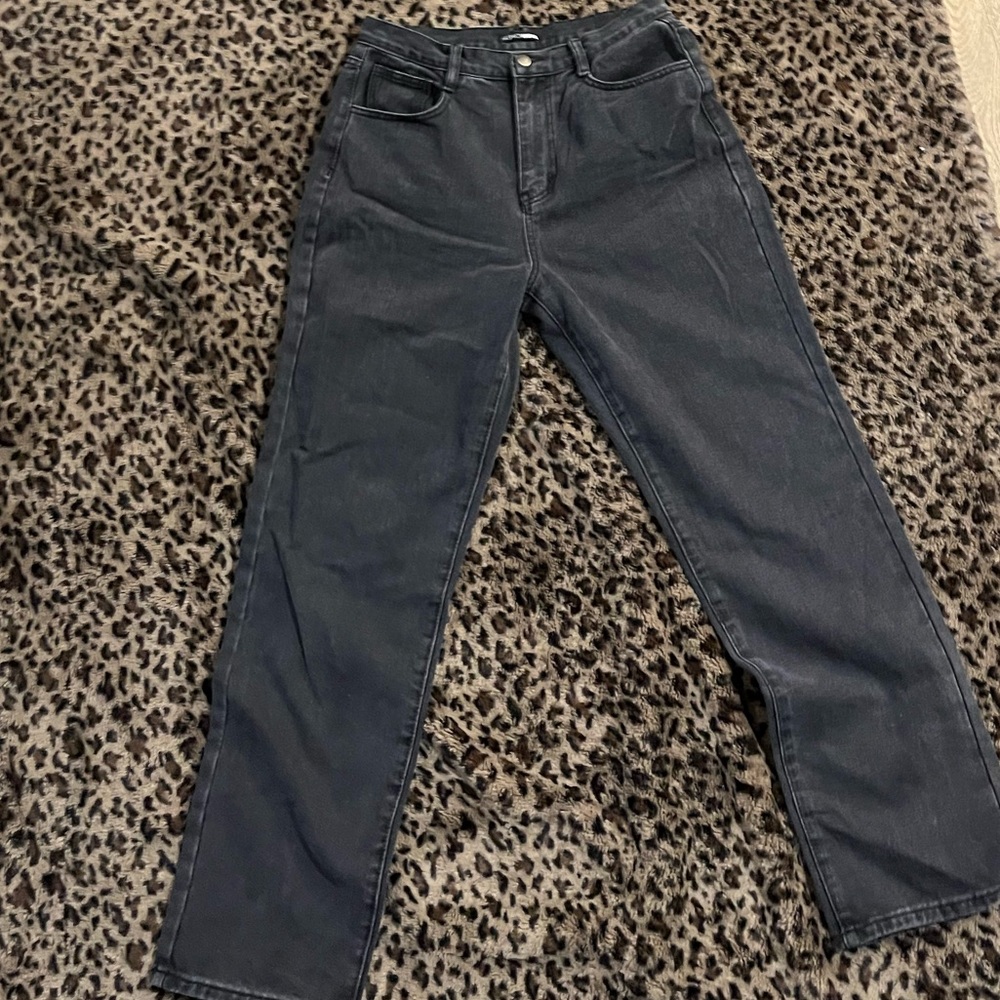 Straight cut distressed jeans